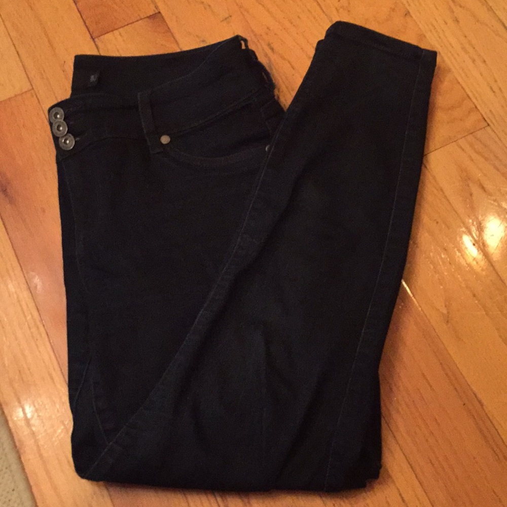 Dark skinny jeans
